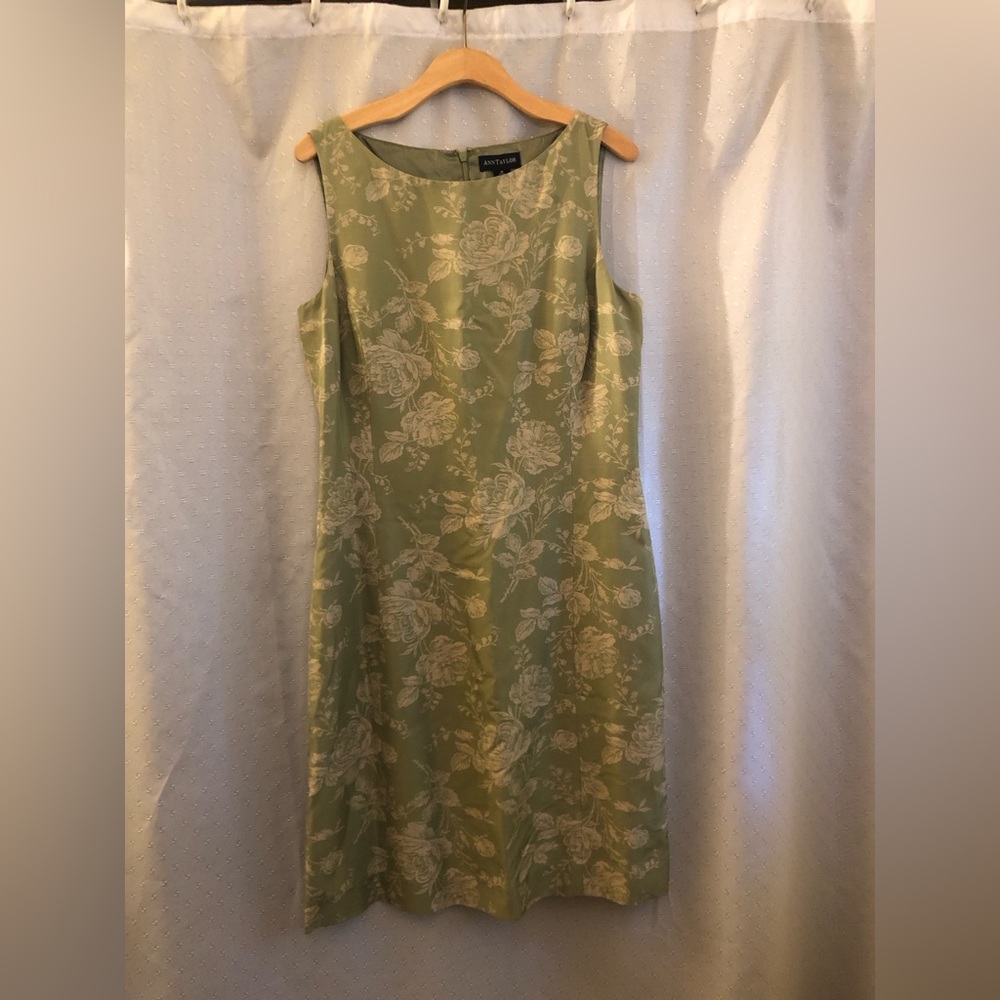 Ann Taylor silk shift. Simple and elegant. Size 10